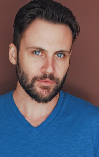 MV5BMTkyNDg2NzU3Ml5BMl5BanBnXkFtZTcwNDk4MzA4OA@@__V1__SX315_SY500_